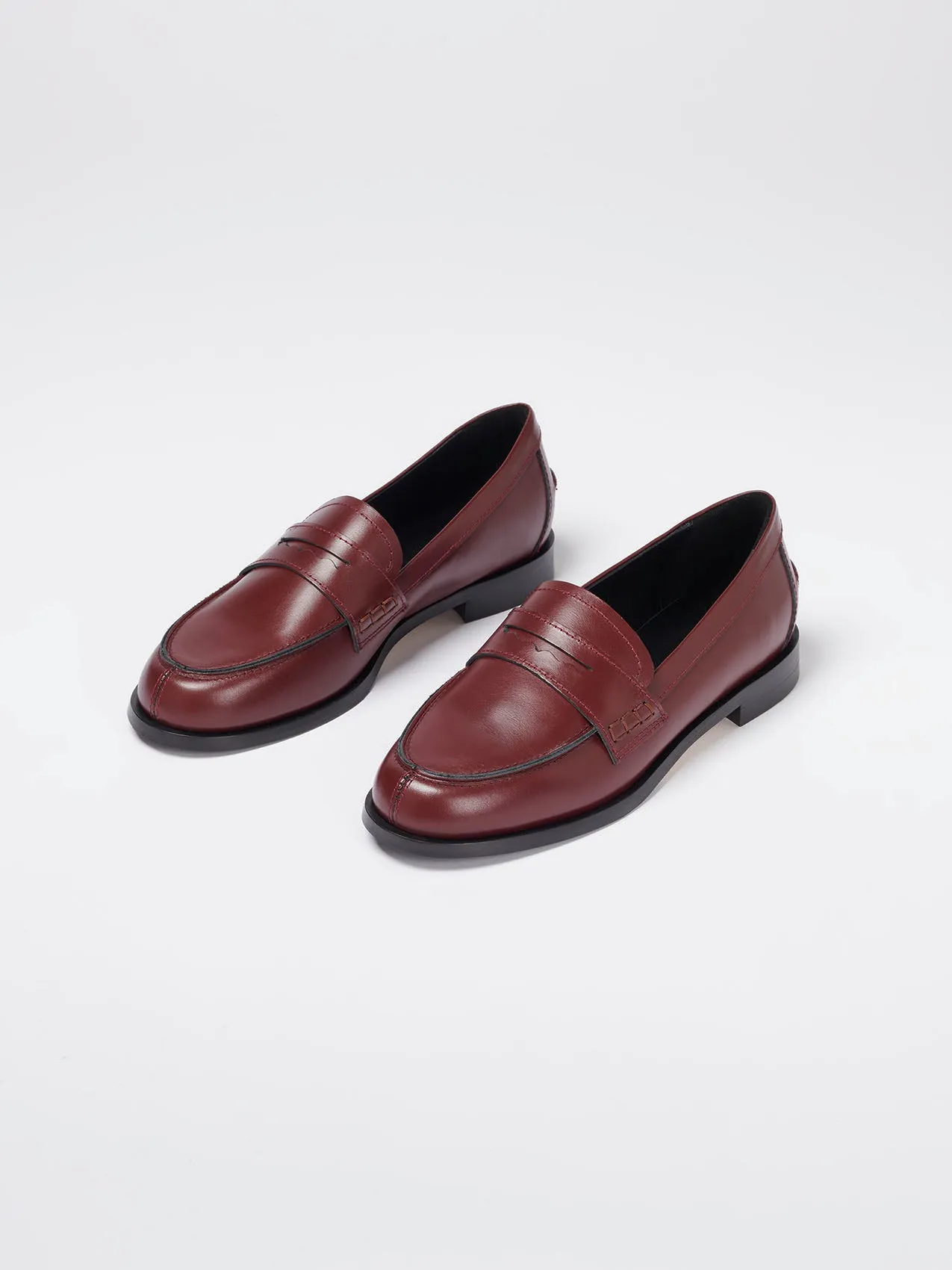 Oscar Port Calf sold by Aeyde product image thumbnail 2