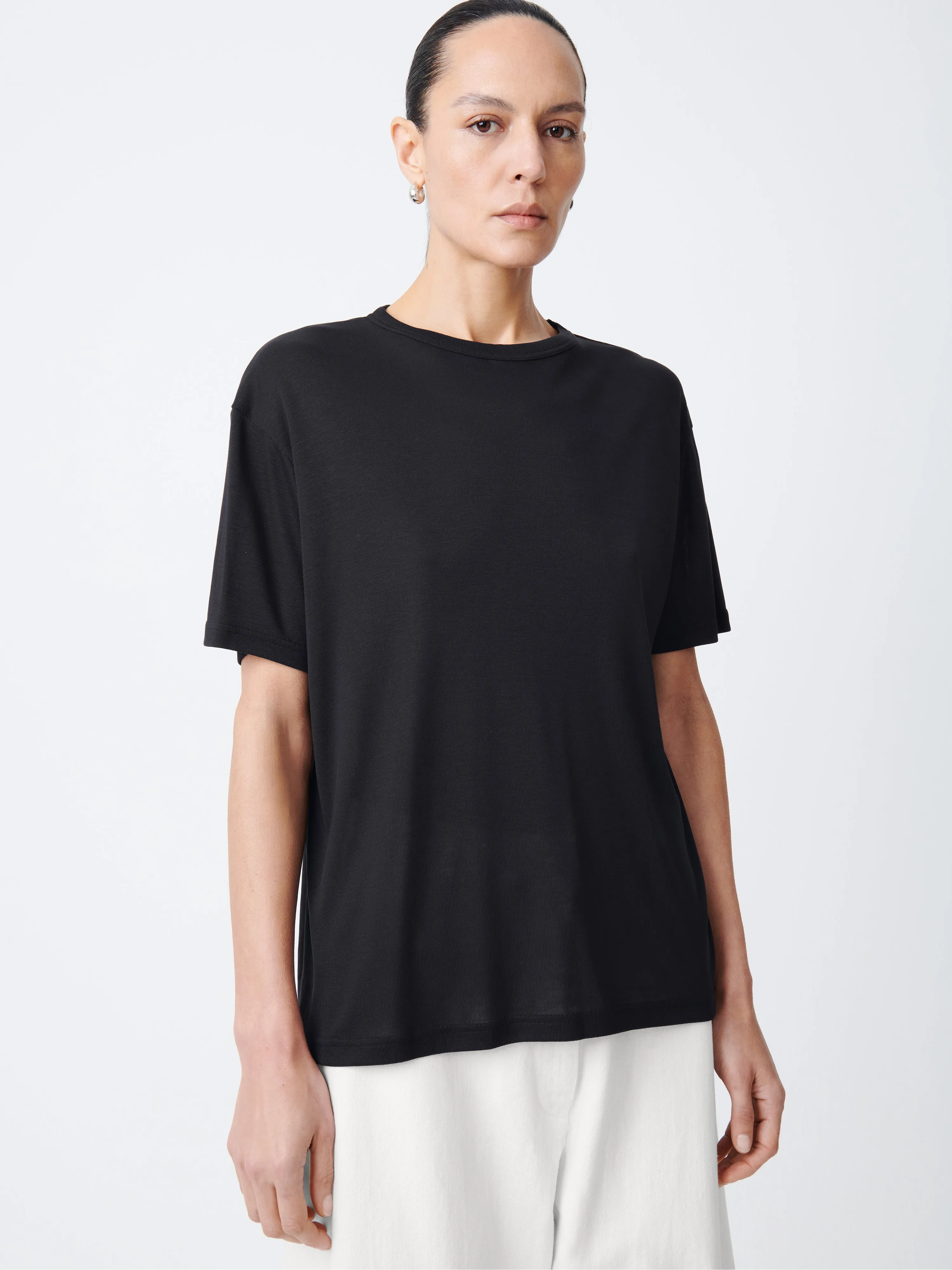 Rond T-shirt in Darkest Navy sold by Studio Nicholson