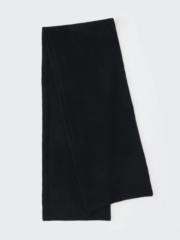 Yokos Scarf in Black made by Studio Nicholson
