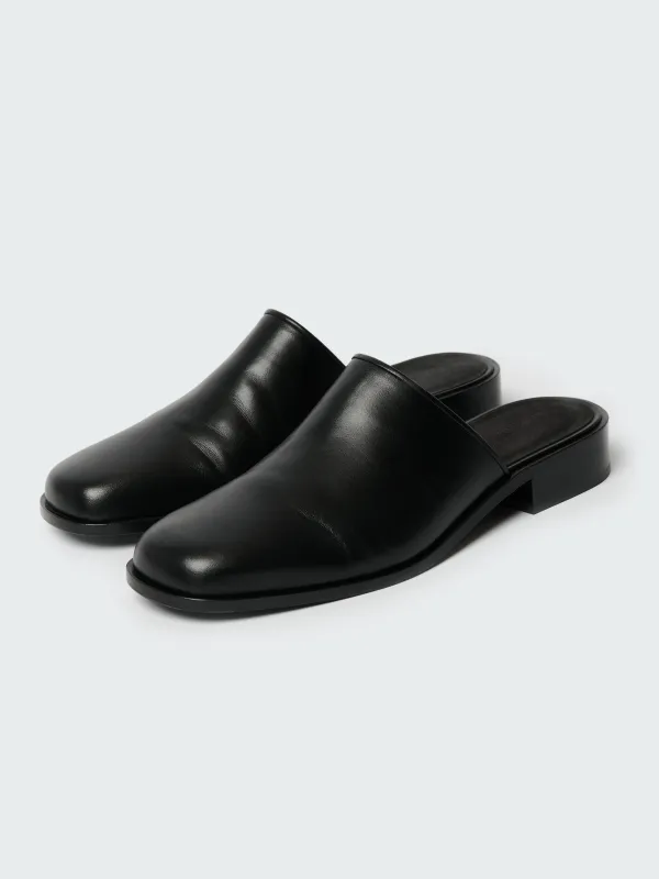 Women's Barlow Shoe in Black made by Studio Nicholson