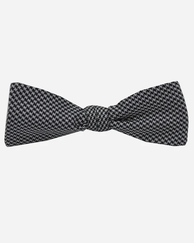Corbin Houndstooth Bow Tie Black/White made by Mountain & Sackett