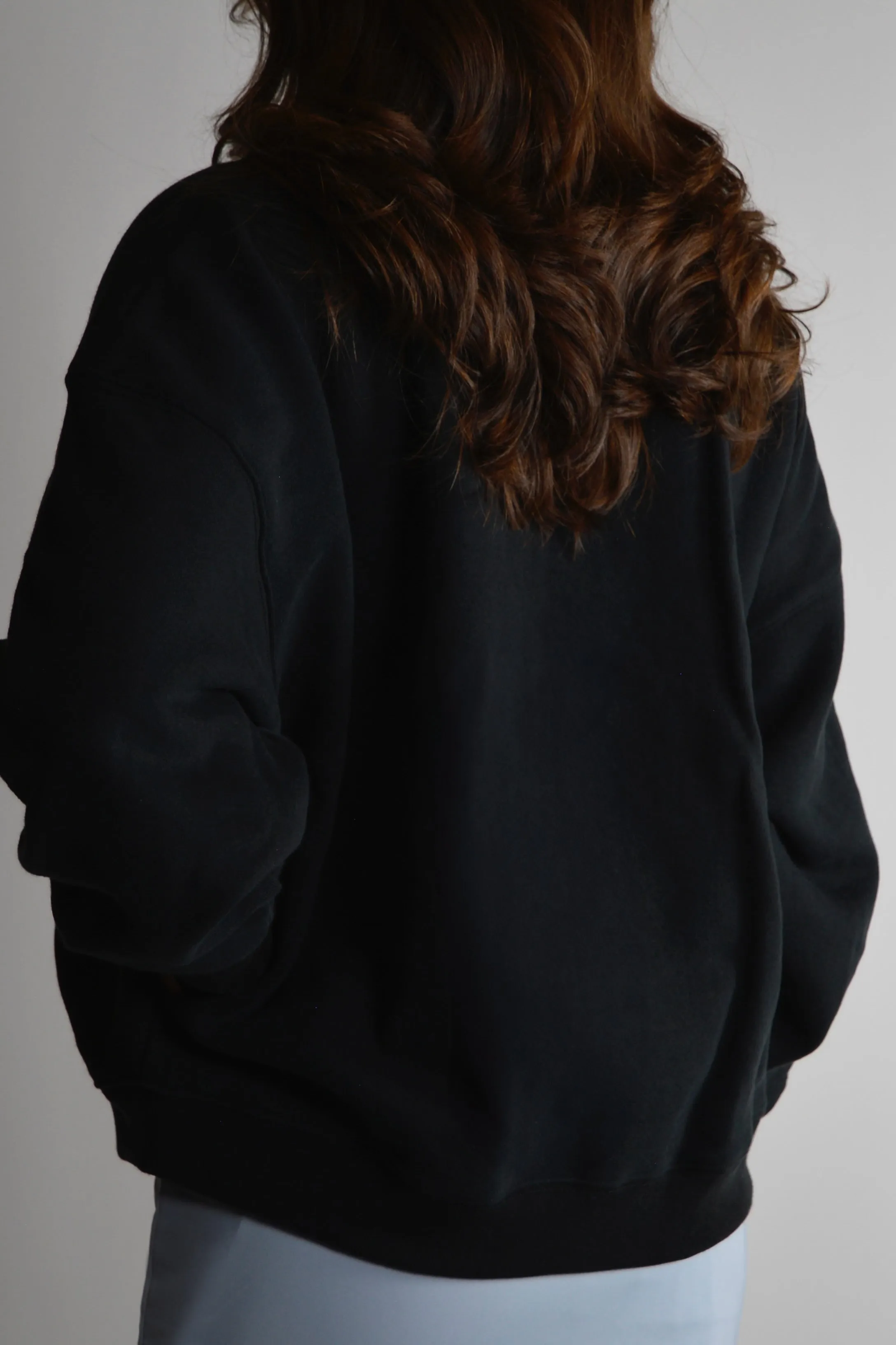 THE CHELSEA SWEATSHIRT NOIR sold by The Garde product image thumbnail 3