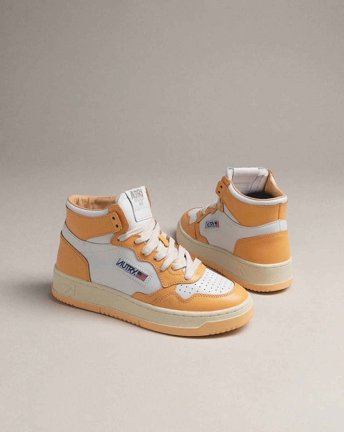 Autry Medalist Mid W sold by Asphalt Gold product image thumbnail 4