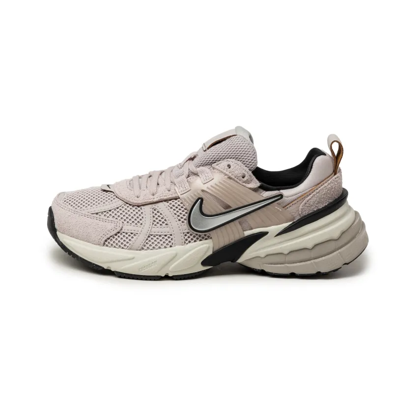 Nike Wmns V2K Run sold by Asphalt Gold