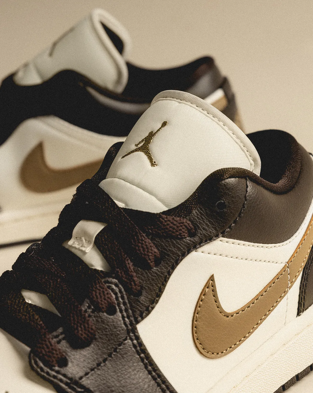 Nike Wmns Air Jordan 1 Low sold by Asphalt Gold product image thumbnail 5