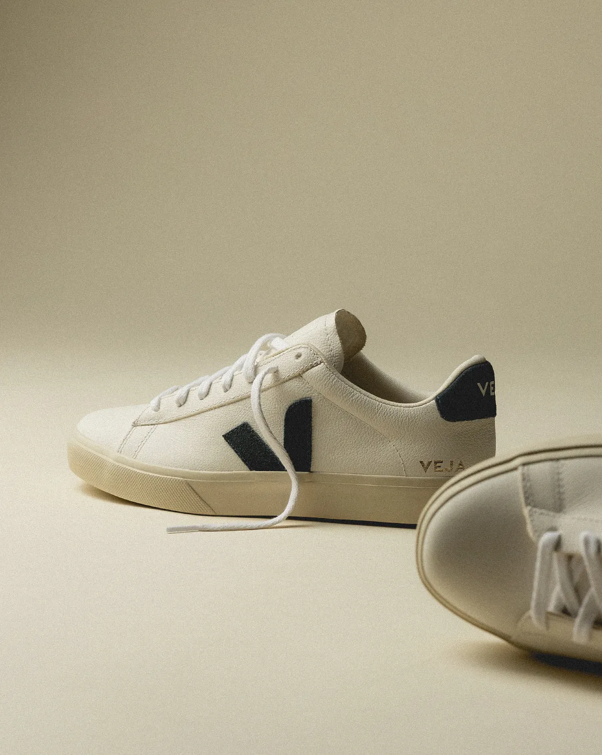 Veja Campo Chromefree Leather sold by Asphalt Gold product image thumbnail 4