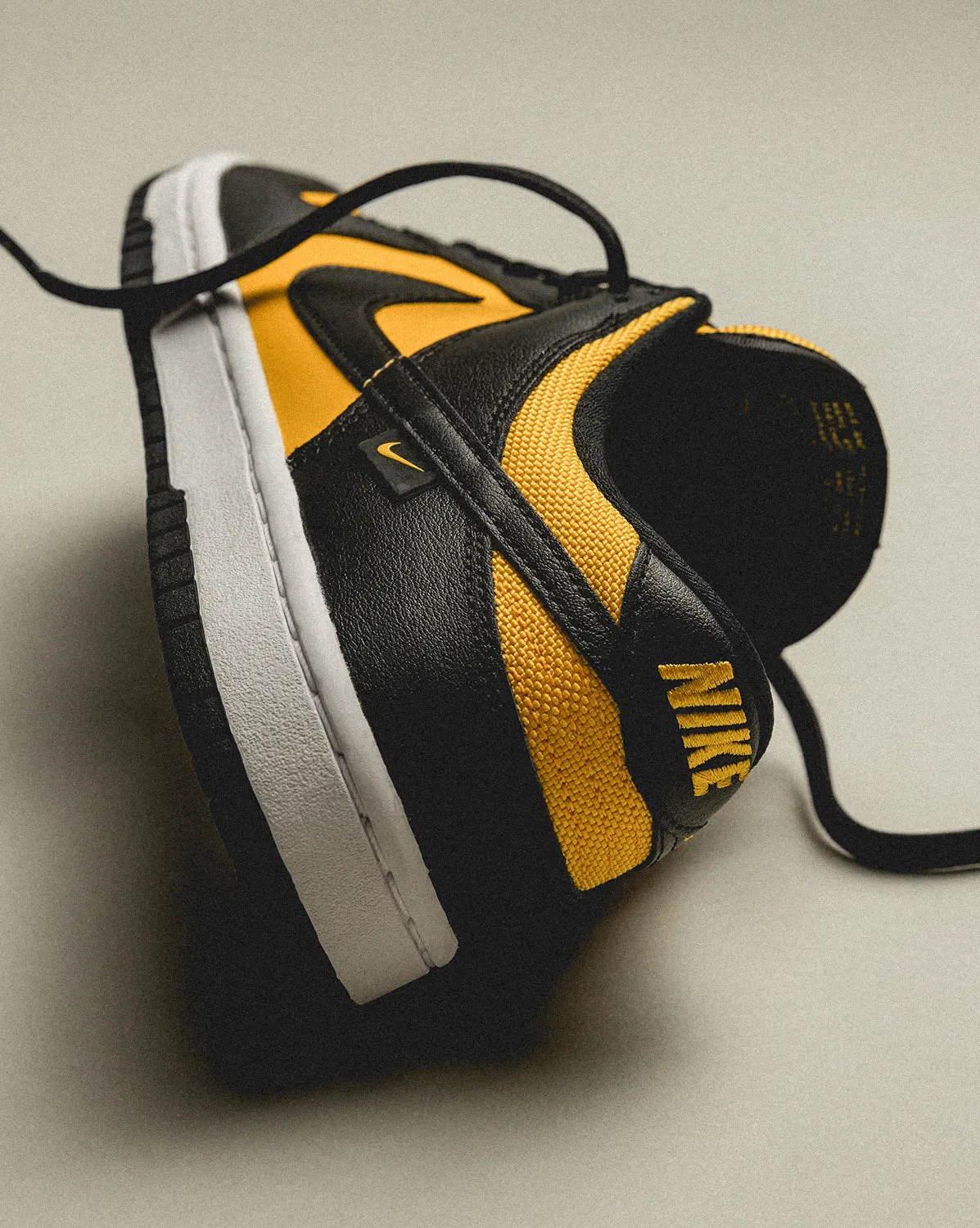 Nike Dunk Low sold by Asphalt Gold product image thumbnail 5