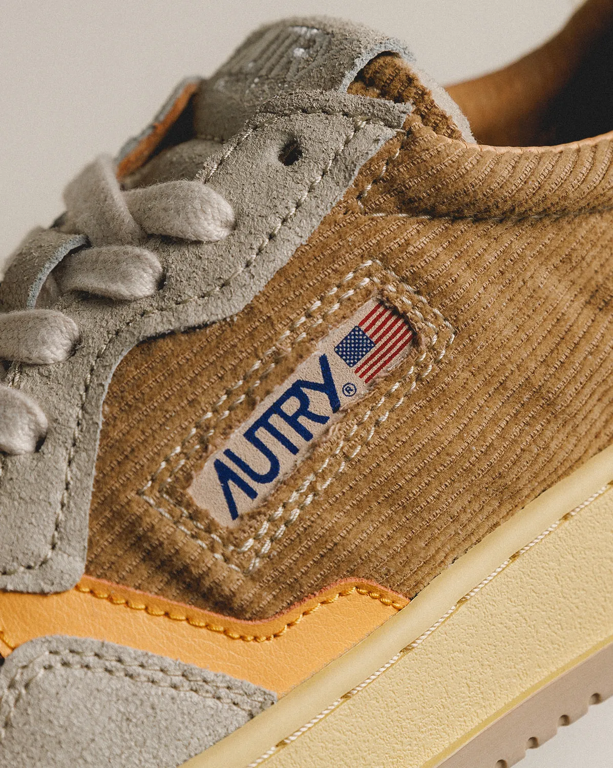Autry Medalist W *Cracked Leather / Corduroy* sold by Asphalt Gold product image thumbnail 5