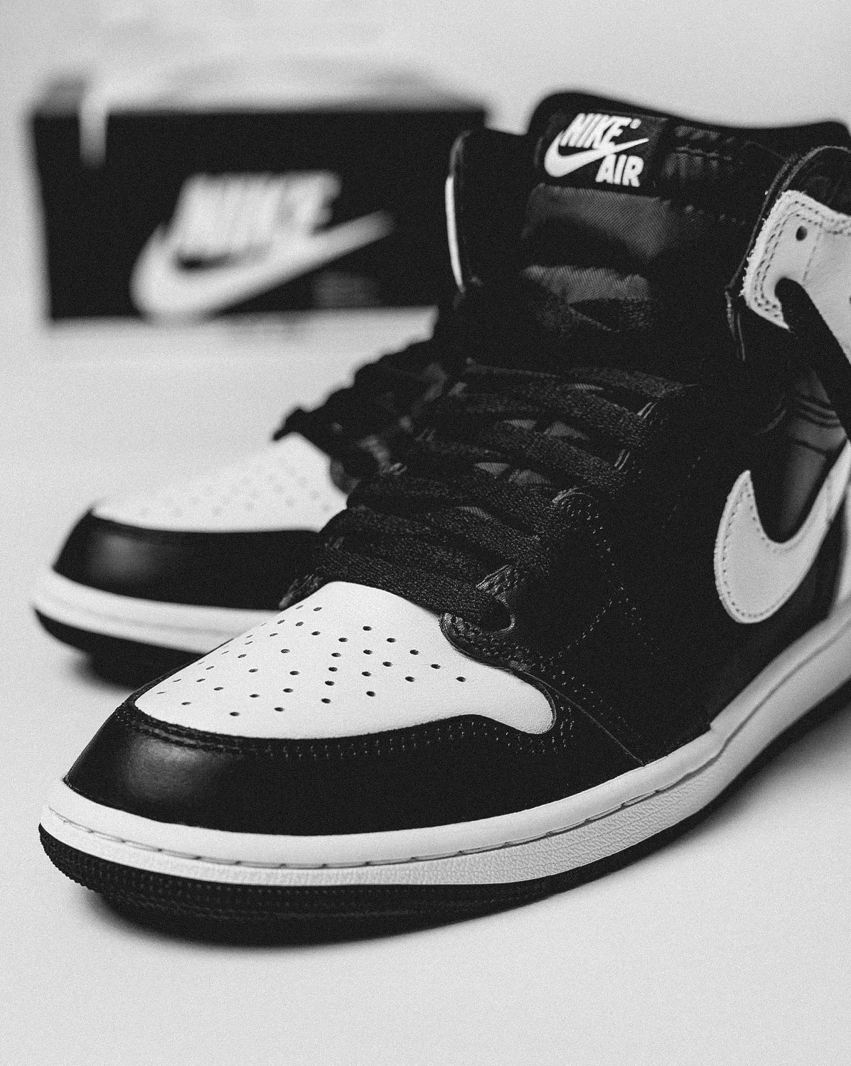Nike Air Jordan 1 Retro High OG sold by Asphalt Gold product image thumbnail 5