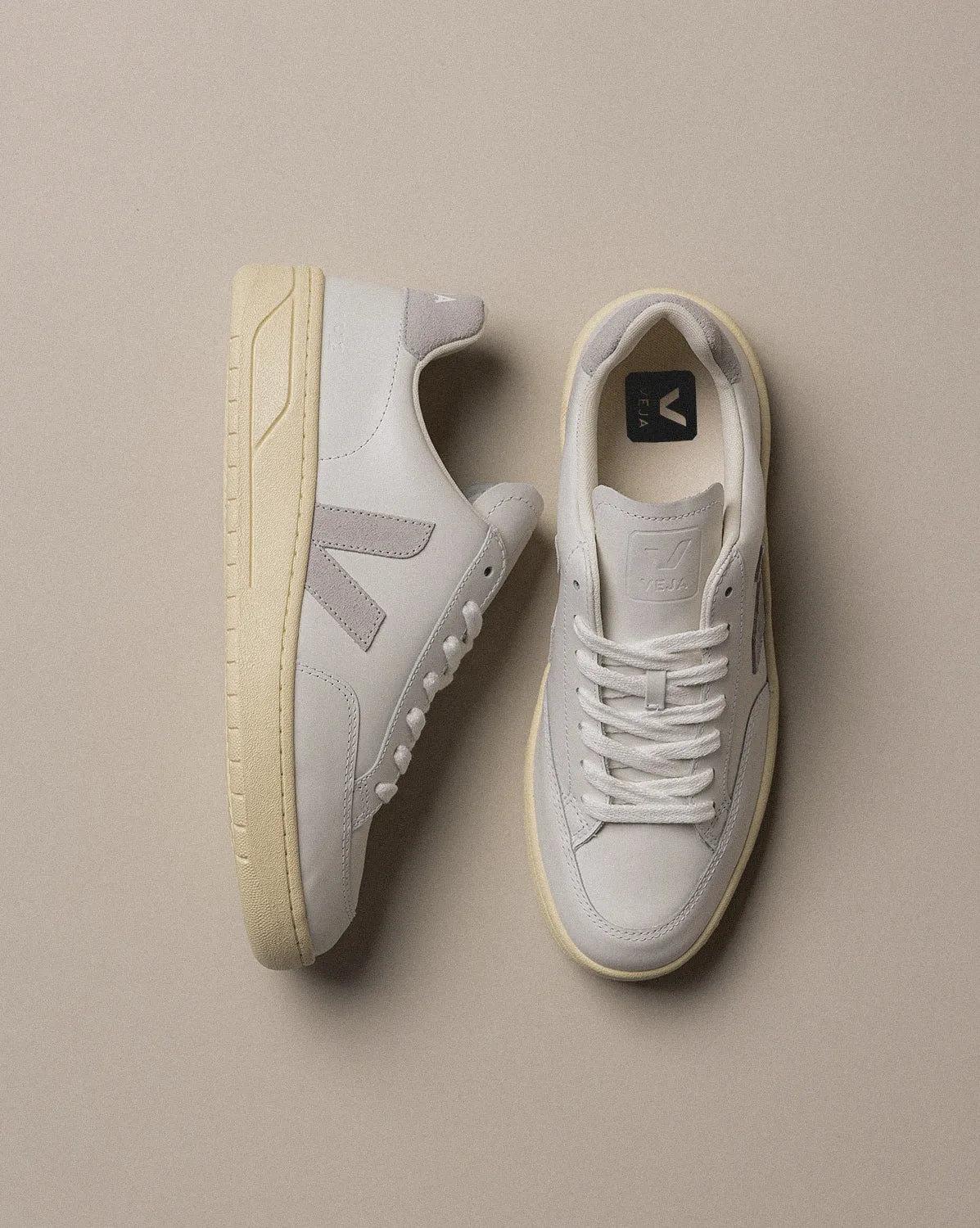 Veja V-12 Leather sold by Asphalt Gold product image thumbnail 4
