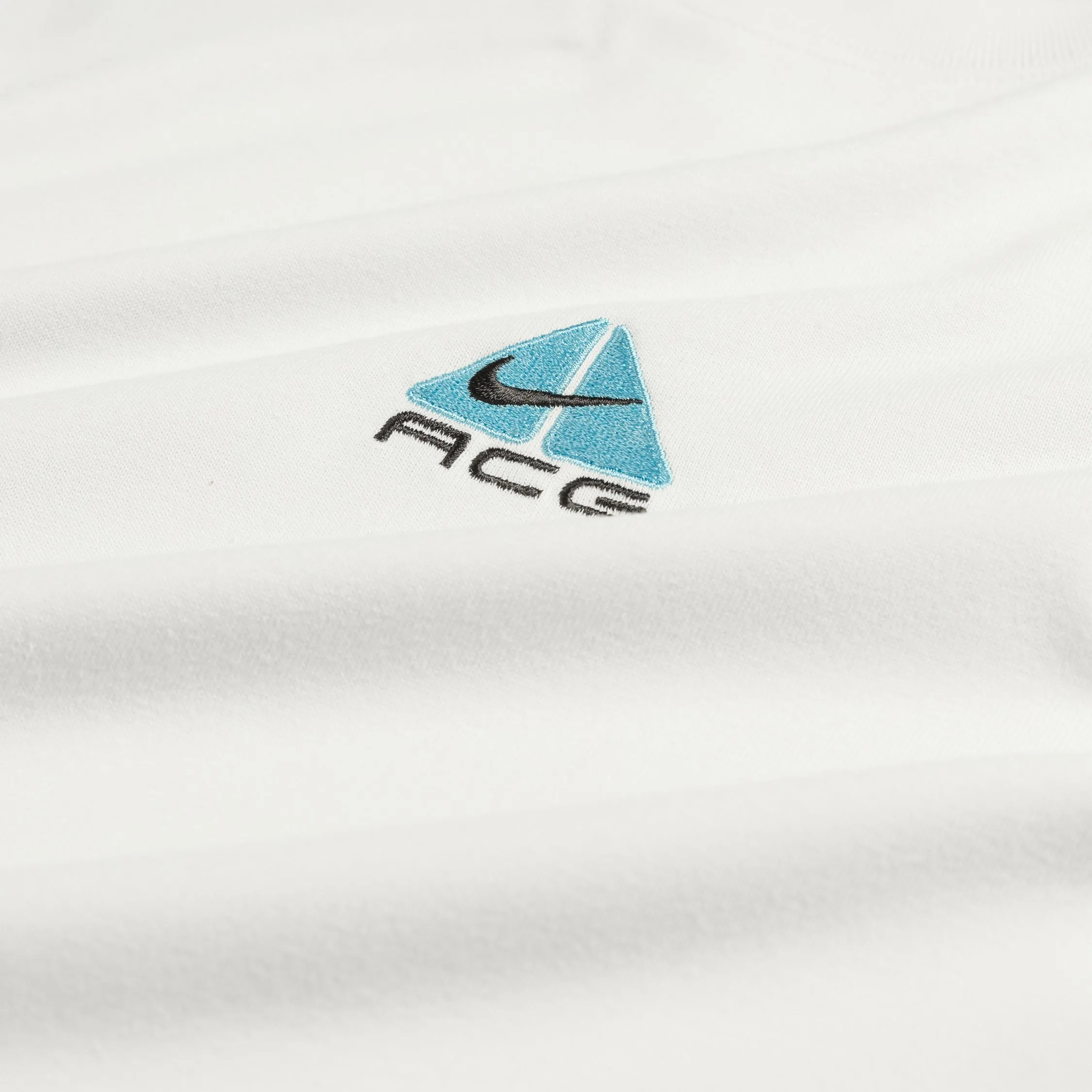 Nike ACG Lungs Longsleeve sold by Asphalt Gold product image thumbnail 2