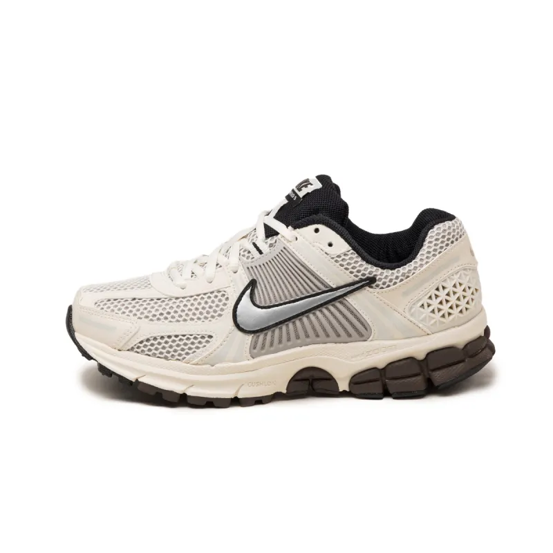 Nike Wmns Zoom Vomero 5 sold by Asphalt Gold