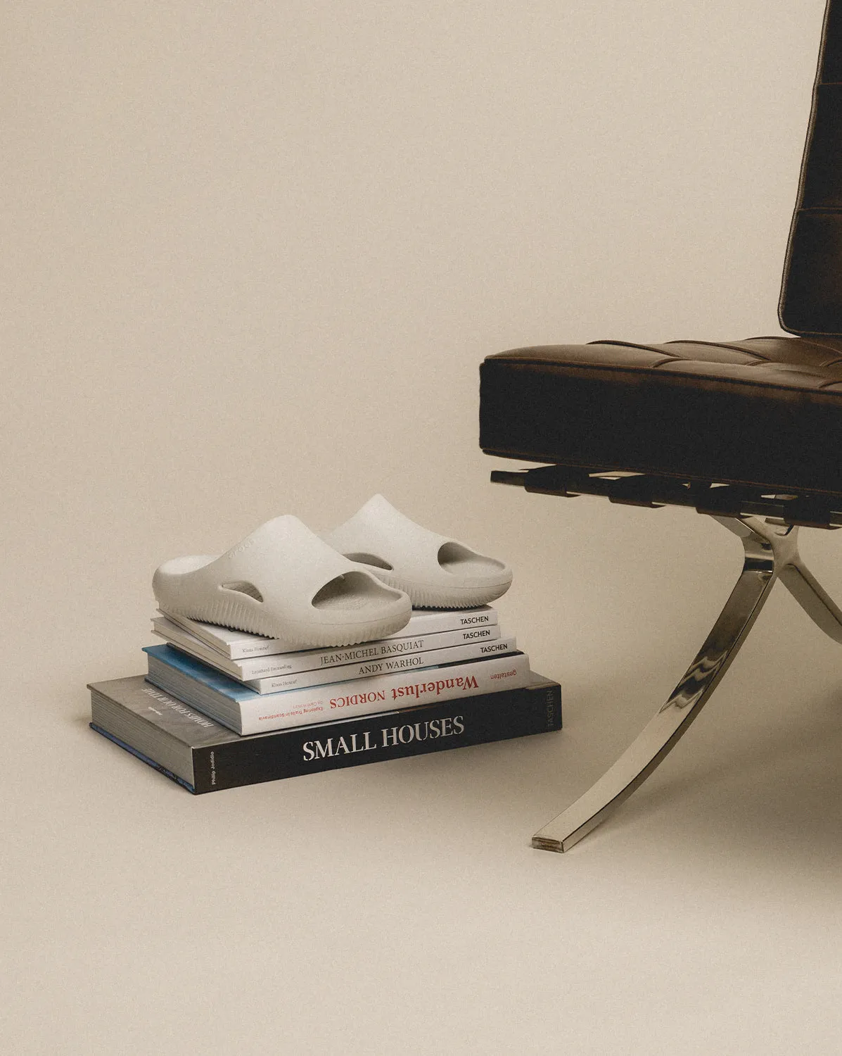 Crocs Mellow Slide sold by Asphalt Gold product image thumbnail 4