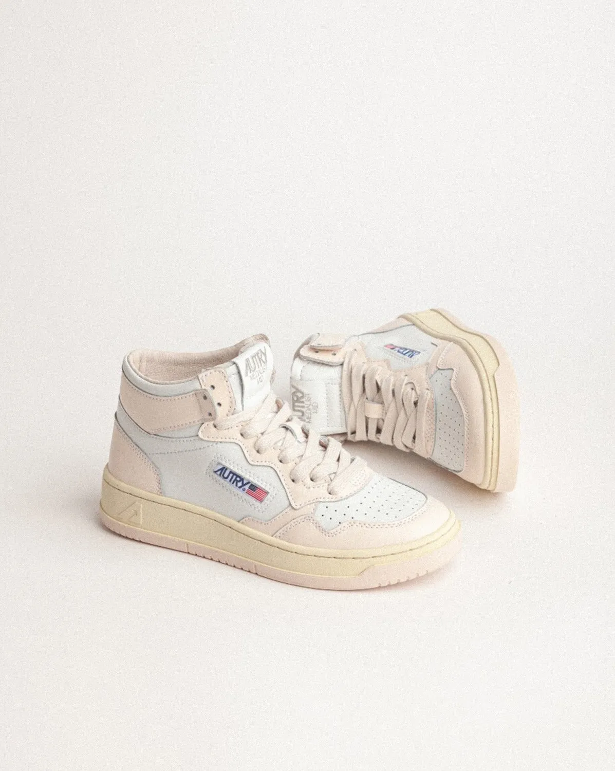 Autry Medalist Mid W sold by Asphalt Gold product image thumbnail 4