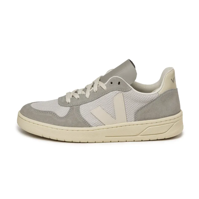 Veja V-10 Alveomesh sold by Asphalt Gold