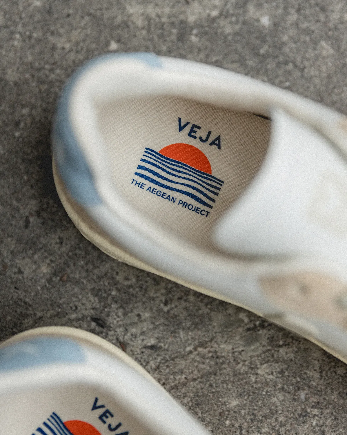 VEJA V-90 W sold by Asphalt Gold product image thumbnail 3