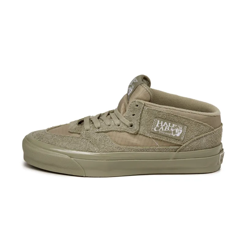 Vans Premium Half Cab Reissue 33 sold by Asphalt Gold