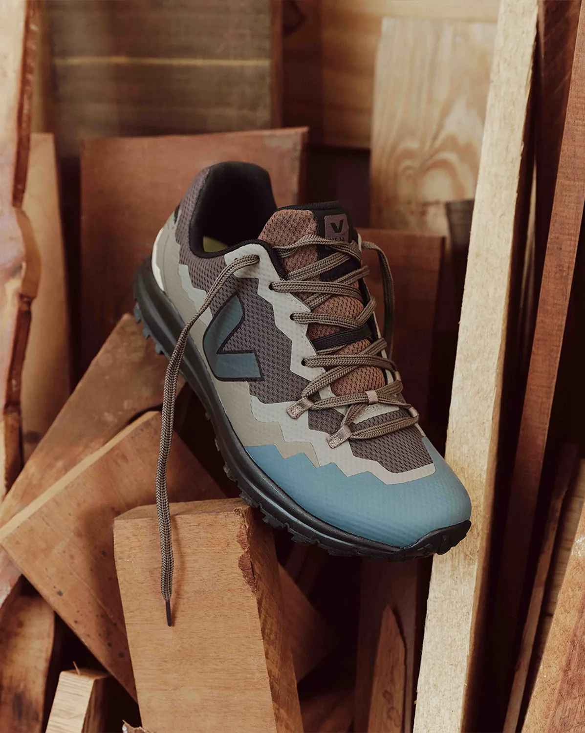 VEJA x Pedro Andrade Fitz Roy Light sold by Asphalt Gold product image thumbnail 2