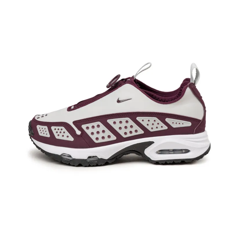 Nike Wmns Air Max SNDR sold by Asphalt Gold