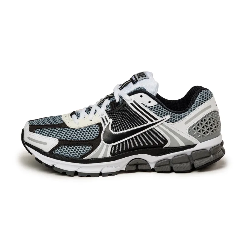 Nike Zoom Vomero 5 SE SP sold by Asphalt Gold