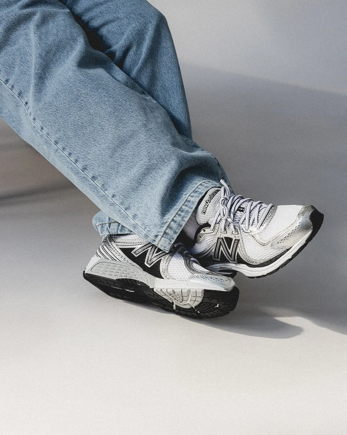 New Balance ML860XD sold by Asphalt Gold product image thumbnail 5