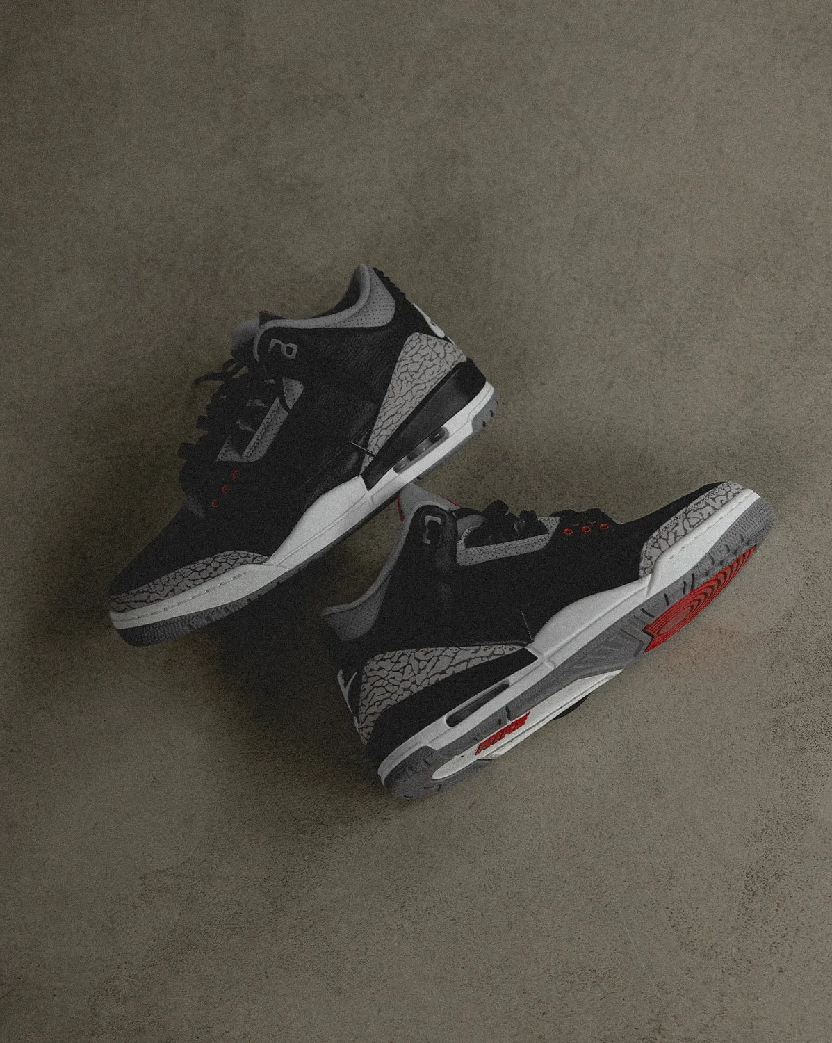 Nike Air Jordan 3 Retro *Black Cement* sold by Asphalt Gold product image thumbnail 3