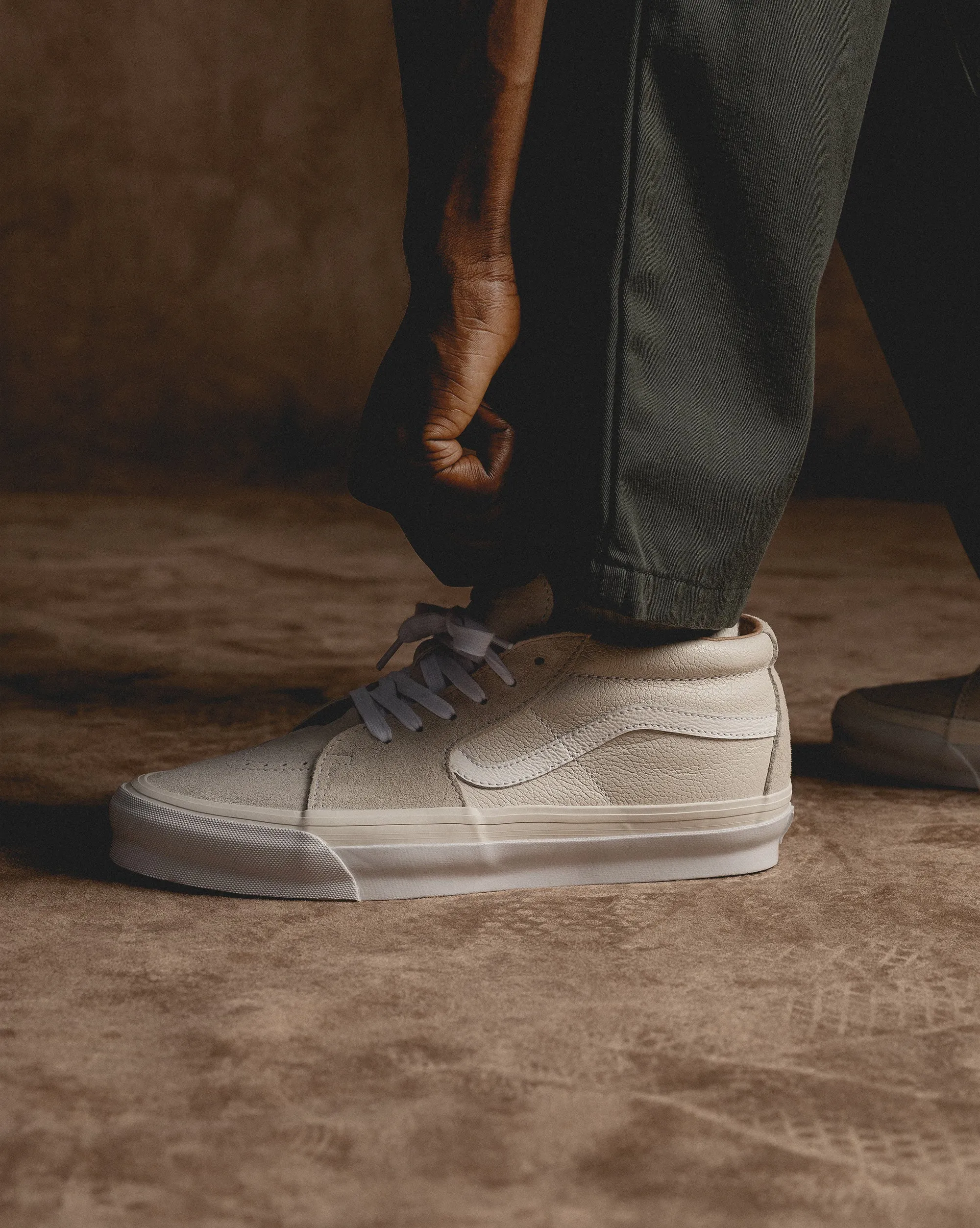 Vans Vault OG Sk8-Mid LX sold by Asphalt Gold product image thumbnail 4