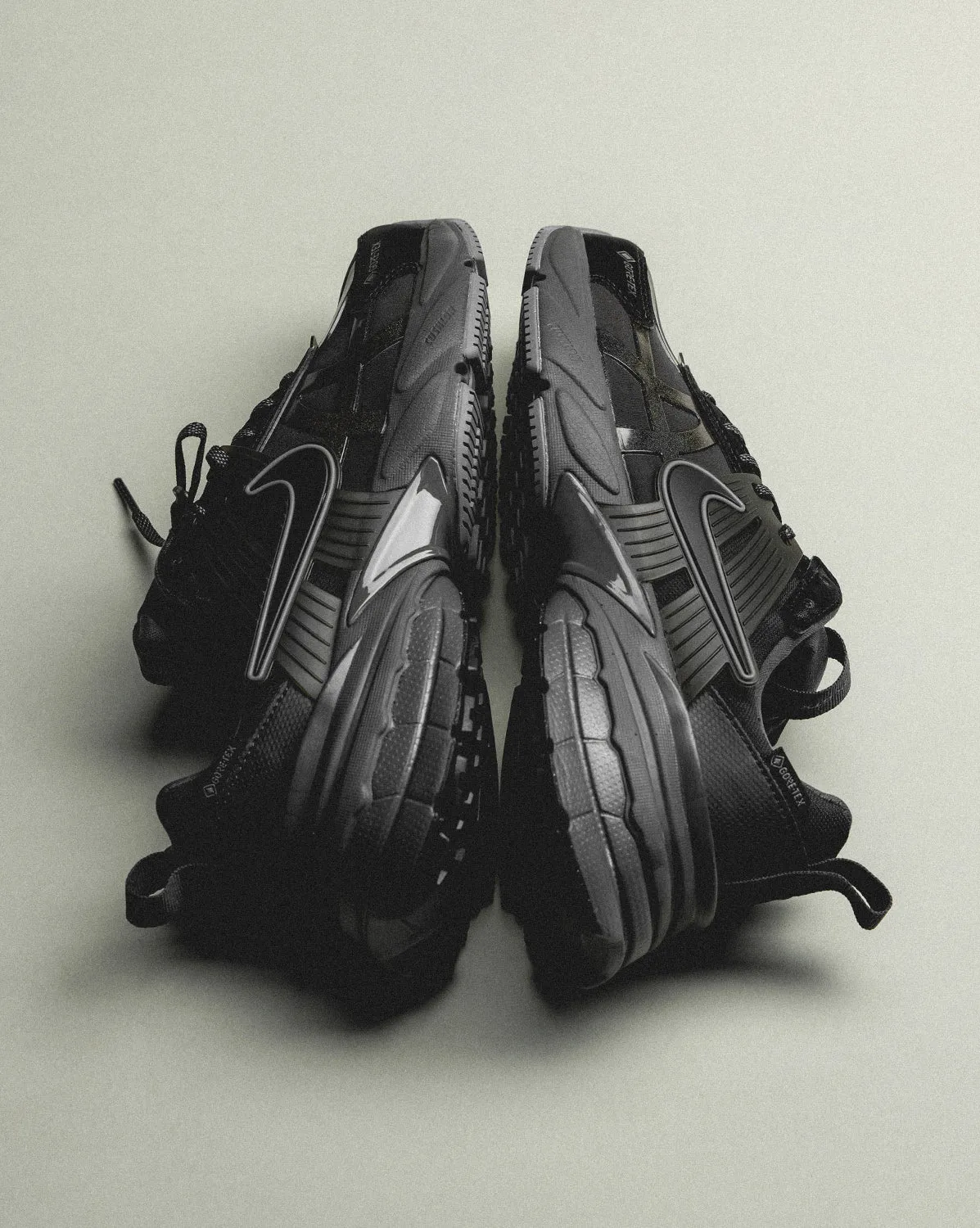 Nike Wmns V2K Run *GTX* sold by Asphalt Gold product image thumbnail 4