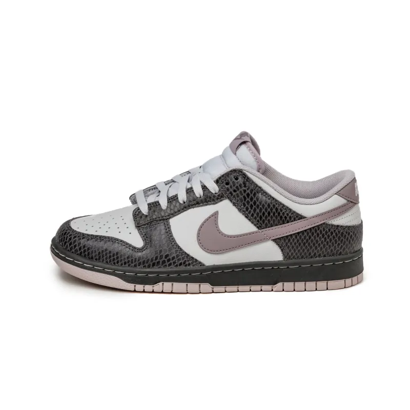 Nike Dunk Low Retro SE sold by Asphalt Gold