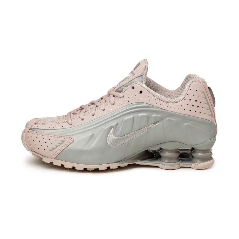 Nike Wmns Shox R4 sold by Asphalt Gold