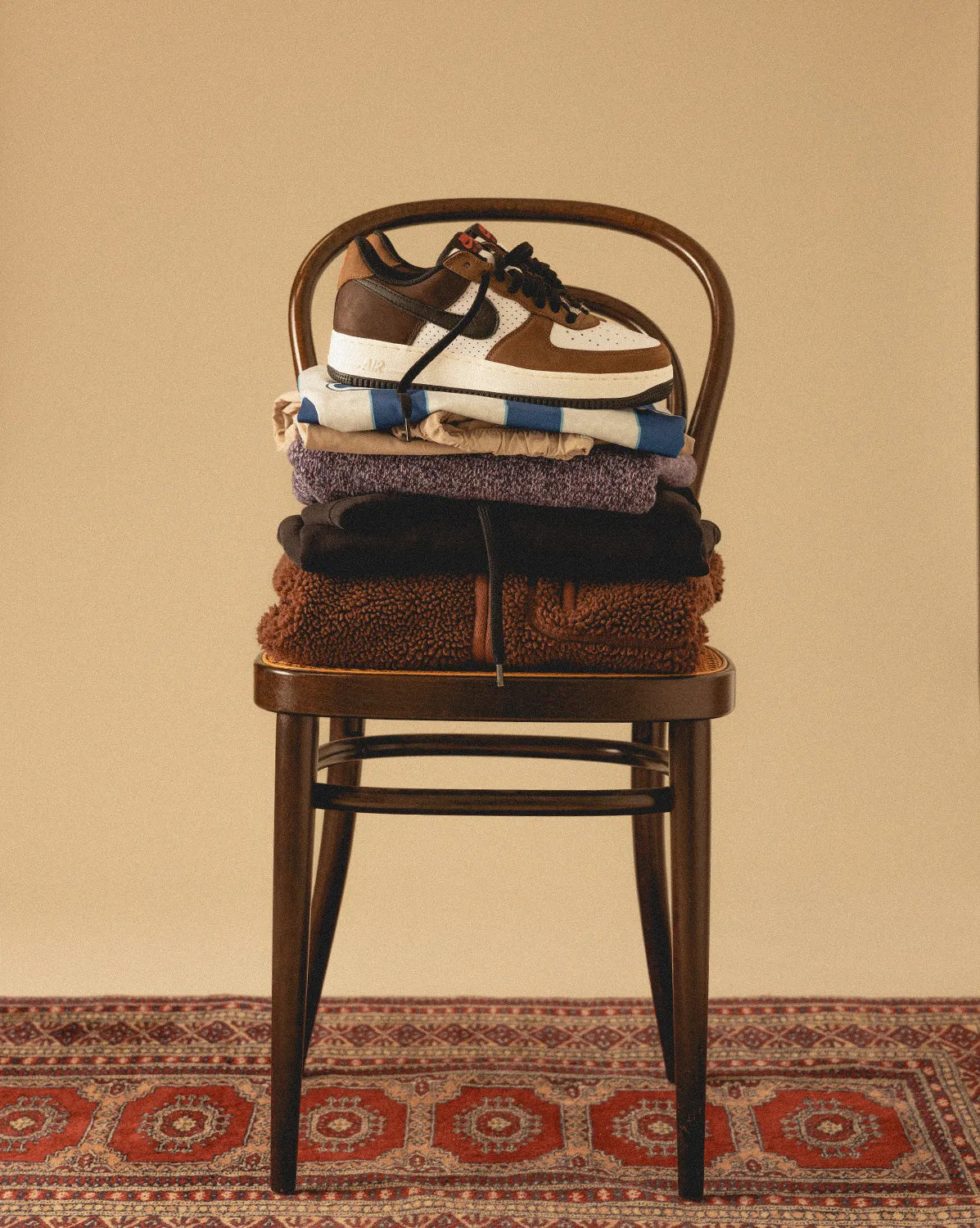 Nike Air Force 1 Low Retro sold by Asphalt Gold product image thumbnail 3