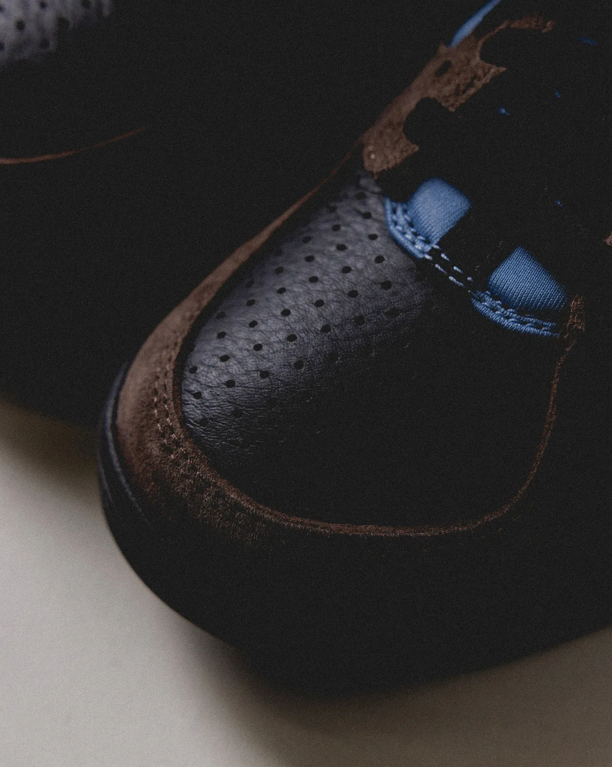 Nike Air Trainer Huarache sold by Asphalt Gold product image thumbnail 2