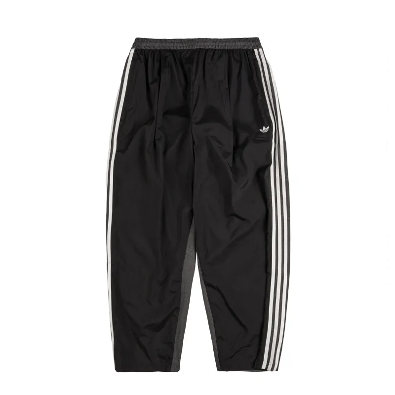 adidas Originals x KoRN TRACK PANT BLACK ウォーキング・ランニング