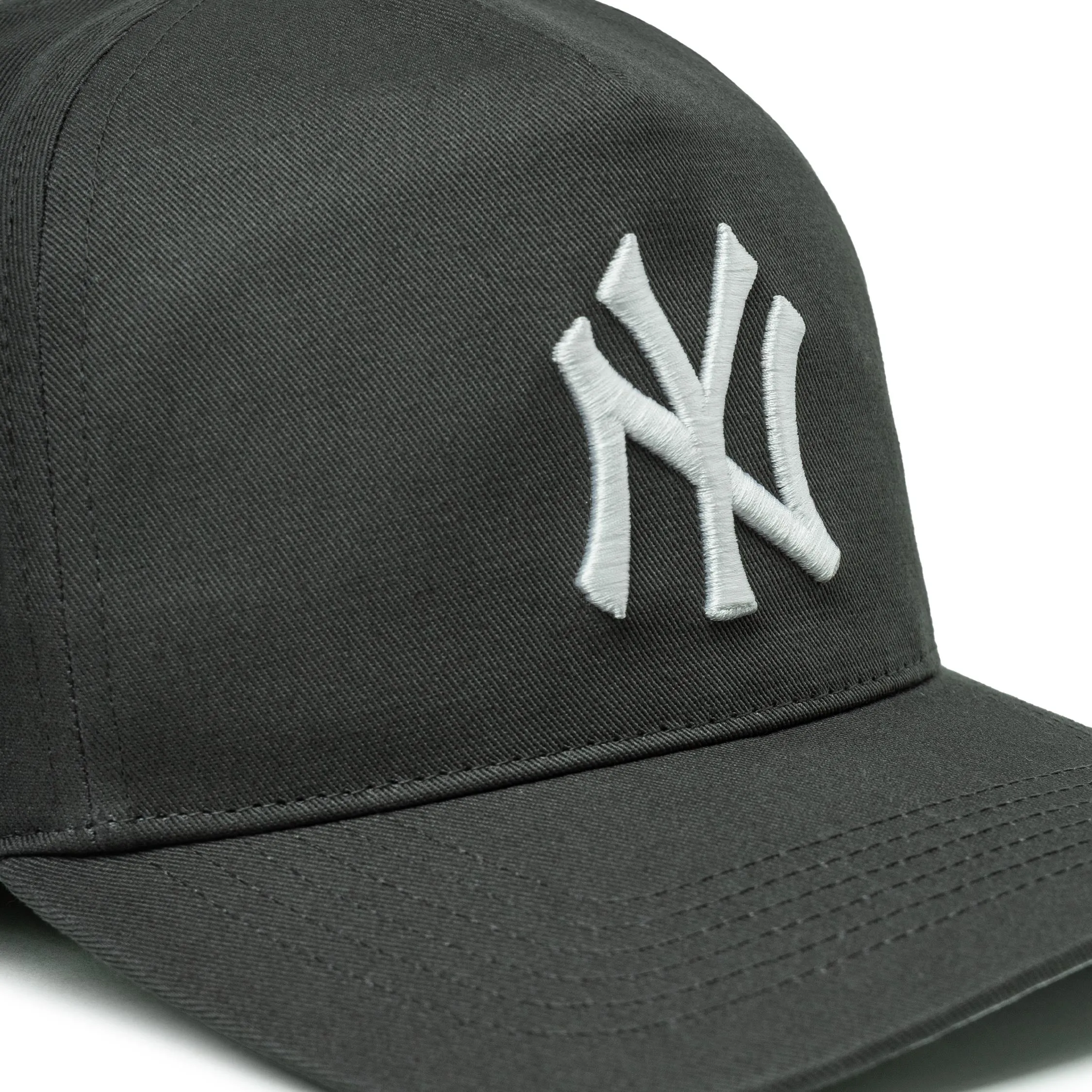 47 MLB New York Yankees *Hitch* Cap sold by Asphalt Gold product image thumbnail 2
