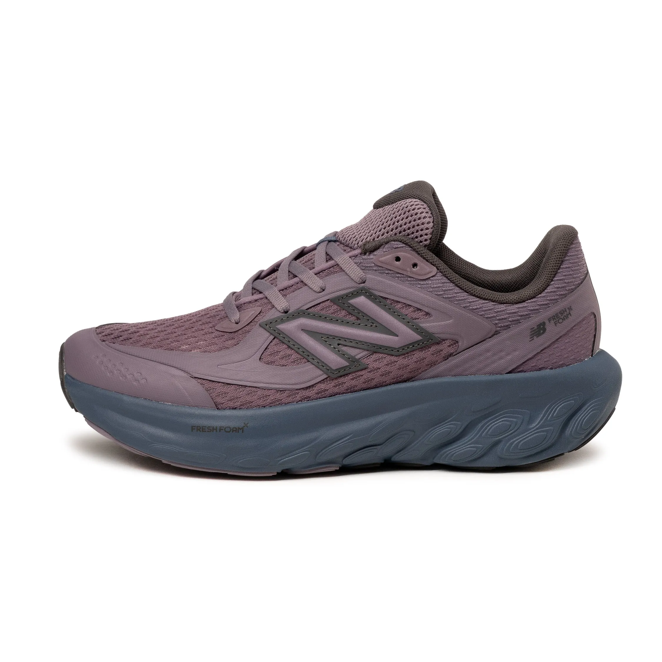 New Balance 800 sold by Asphalt Gold