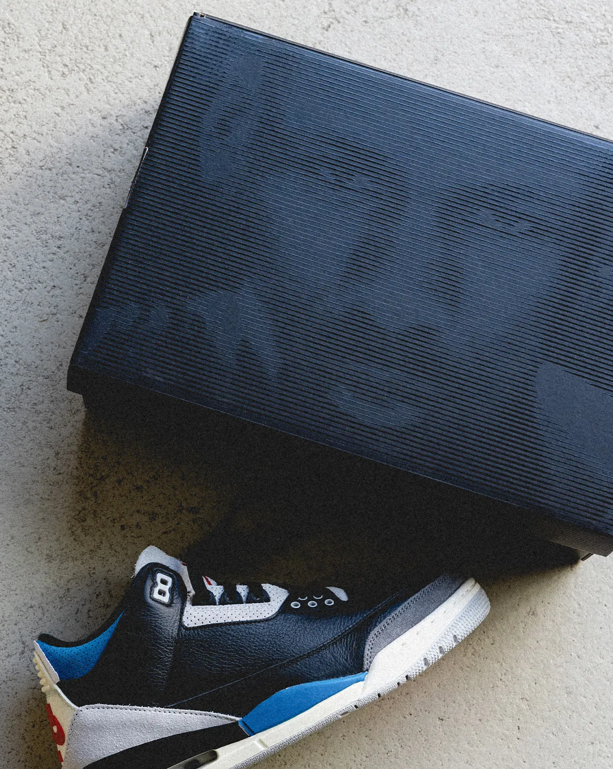 Nike Air Jordan 3 Retro OG *Rare Air* sold by Asphalt Gold product image thumbnail 5