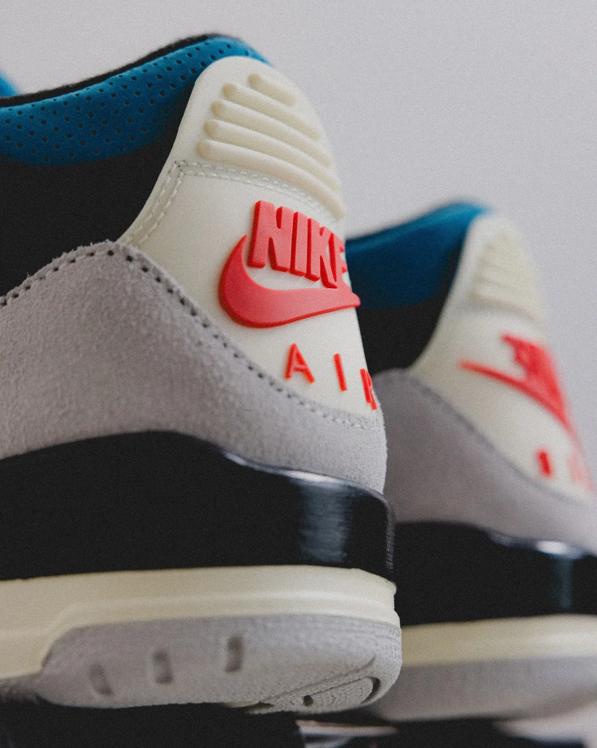 Nike Air Jordan 3 Retro OG *Rare Air* sold by Asphalt Gold product image thumbnail 4