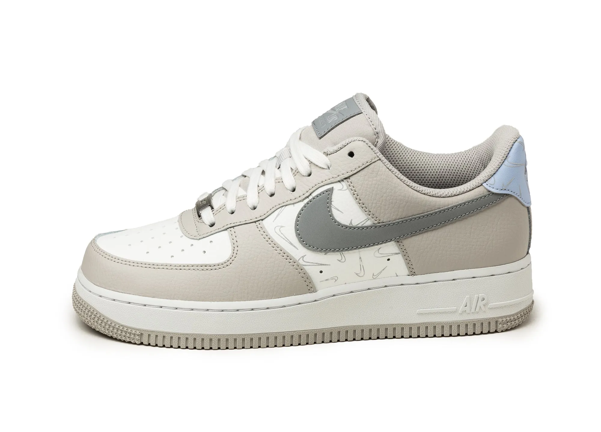 Nike Wmns Air Force 1 '07 sold by Asphalt Gold