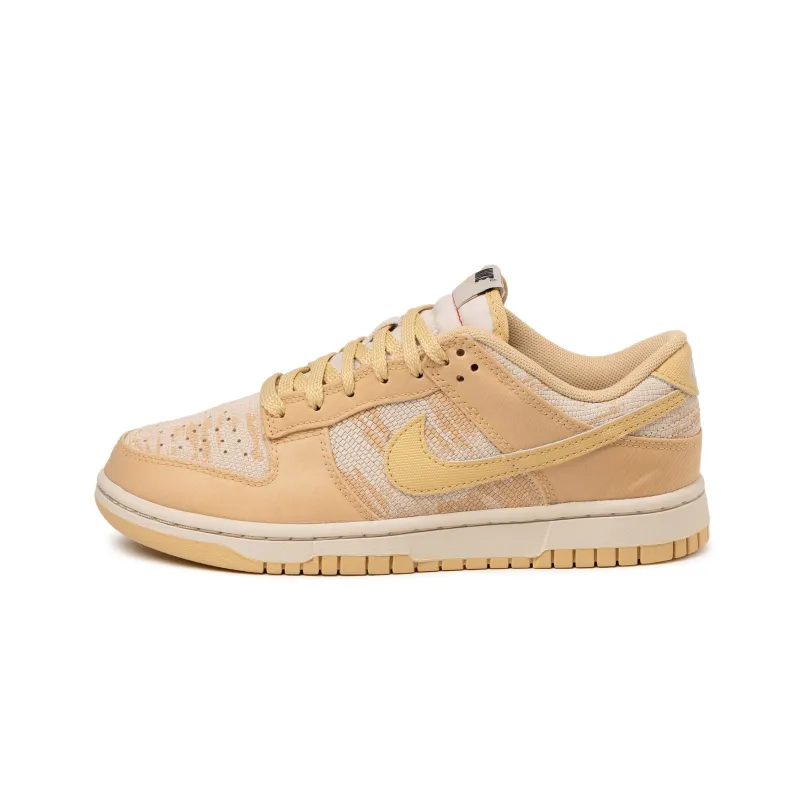 Nike Wmns Dunk Low sold by Asphalt Gold