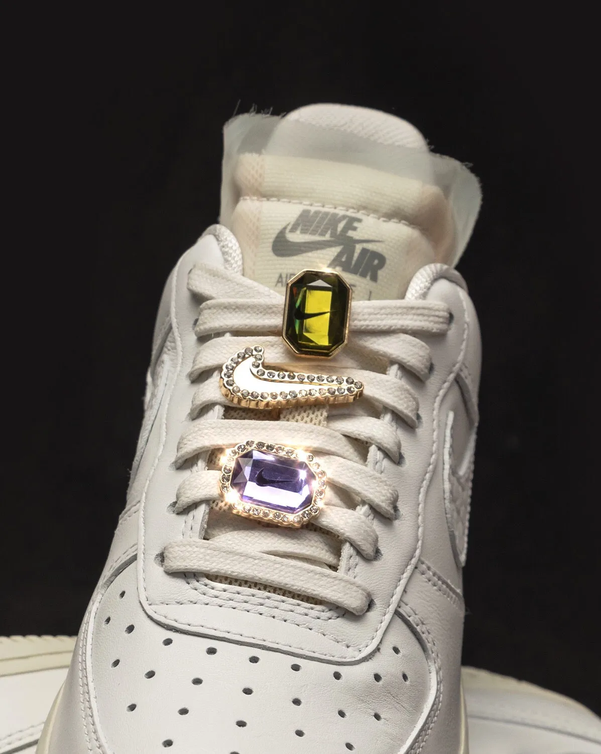 Nike Wmns Air Force 1 Low PRM sold by Asphalt Gold product image thumbnail 5