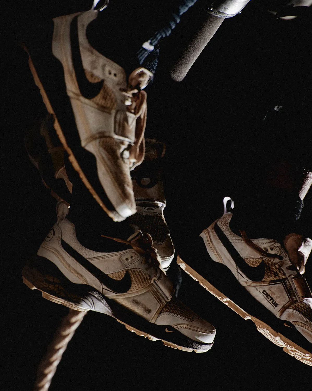 Nike x Travis Scott Zoom Field Jaxx sold by Asphalt Gold product image thumbnail 3