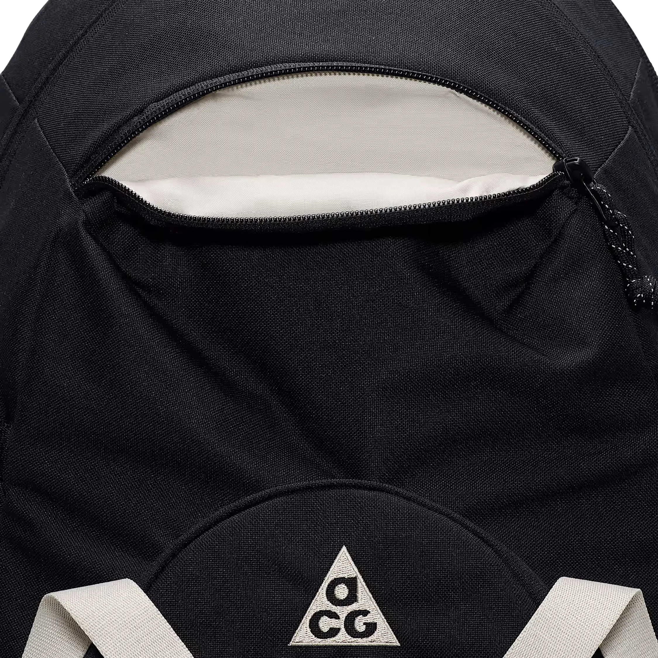 Nike ACG "Daymax" Backpack (25L) sold by Asphalt Gold product image thumbnail 4