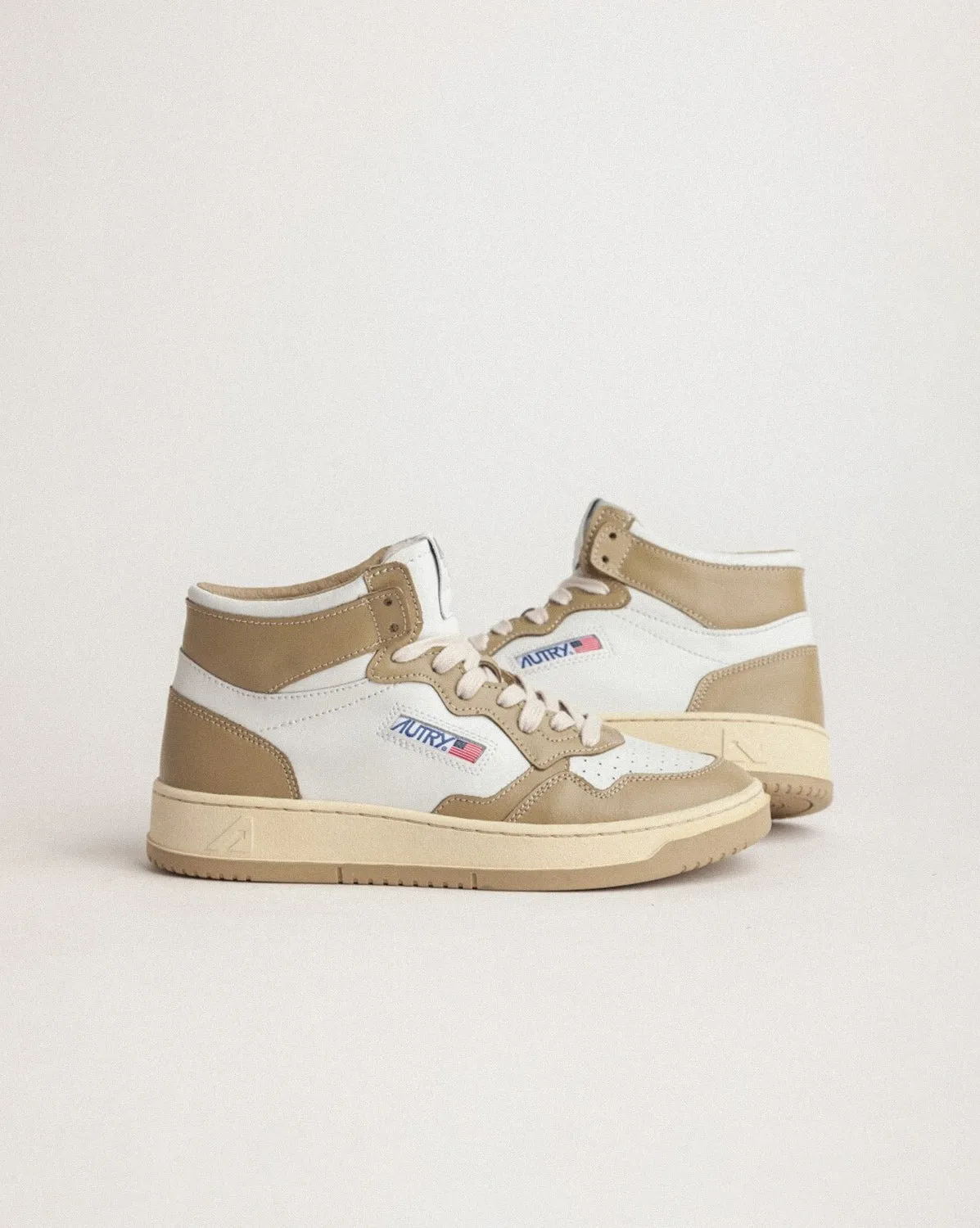 Autry Medalist Mid W sold by Asphalt Gold product image thumbnail 4