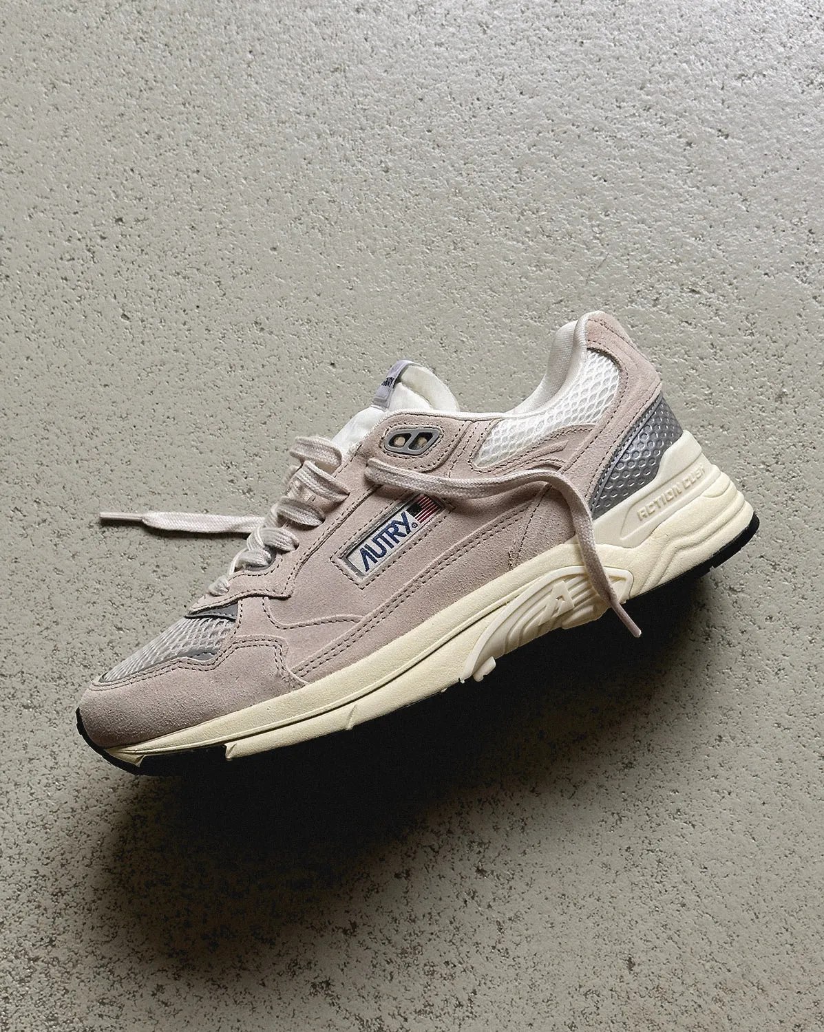 Autry Hyperway *Suede / Mesh* sold by Asphalt Gold product image thumbnail 2