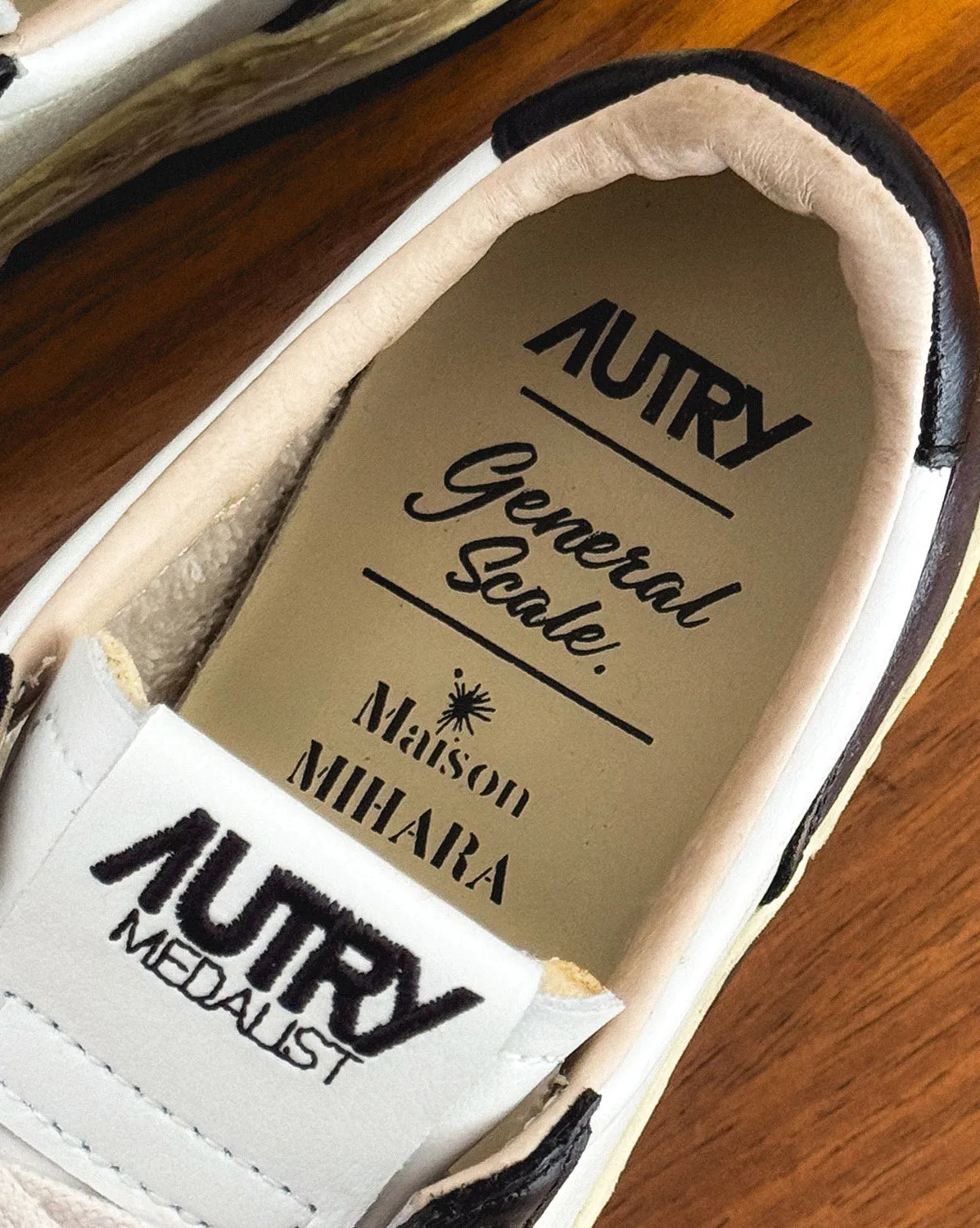 Autry x Mihara Yasuhiro Medalist *Super Vintage* sold by Asphalt Gold product image thumbnail 5
