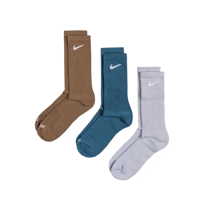 Nike	Everyday Cushioned Crew Socks Plus 3 Pack sold by Asphalt Gold