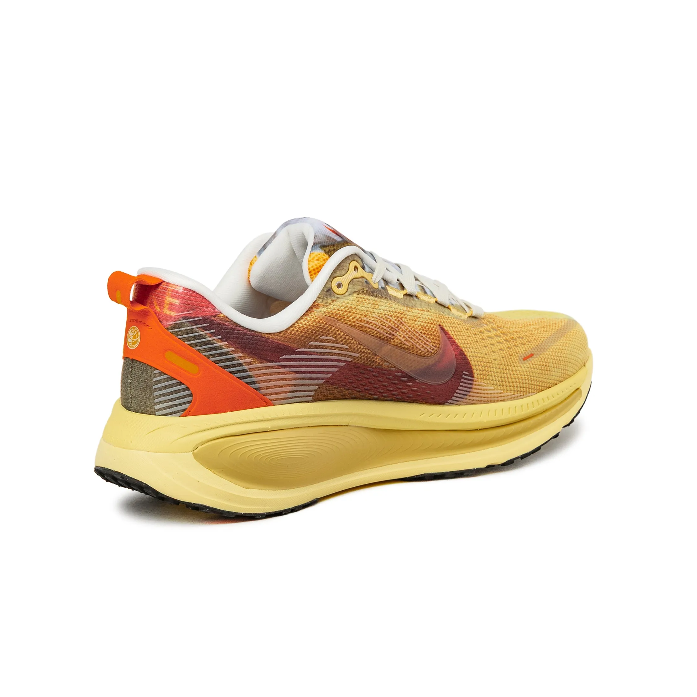 Nike Vomero 18 SE sold by Asphalt Gold product image thumbnail 5