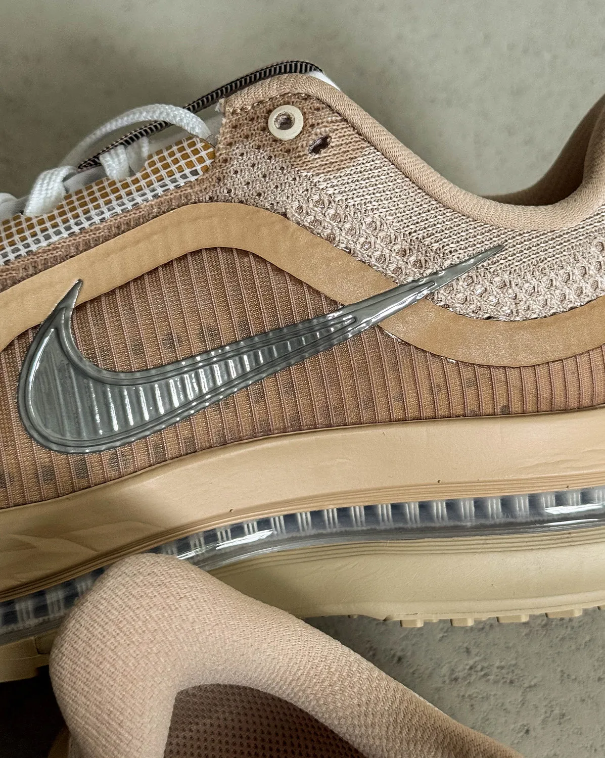 Nike Pegasus Premium SP sold by Asphalt Gold product image thumbnail 3