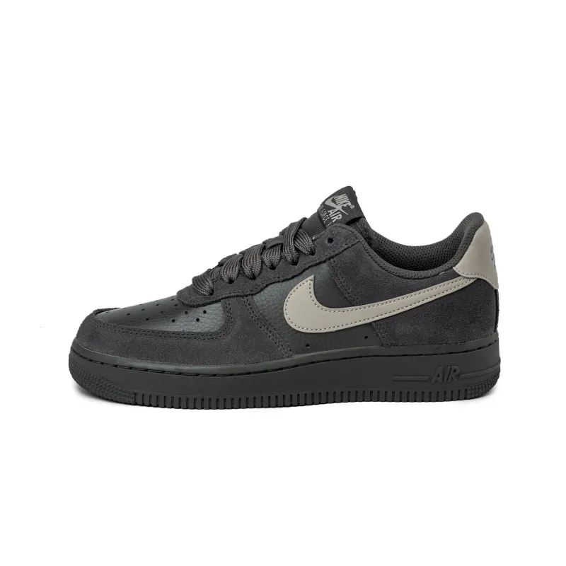 Nike Wmns Air Force 1 '07 Low sold by Asphalt Gold