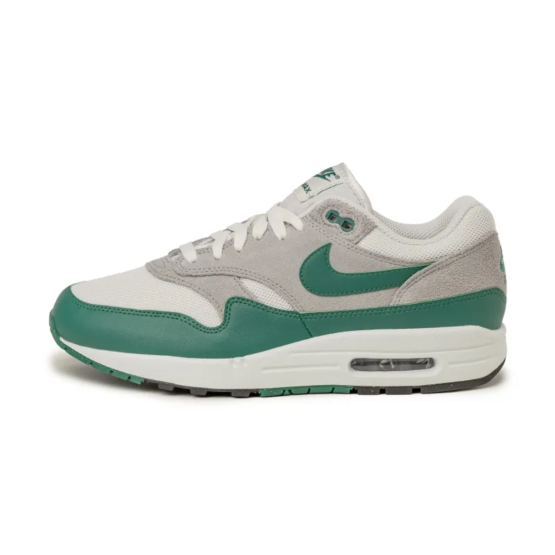 Nike Air Max 1 Essential sold by Asphalt Gold